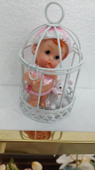 صورة بيبي داخل قفص